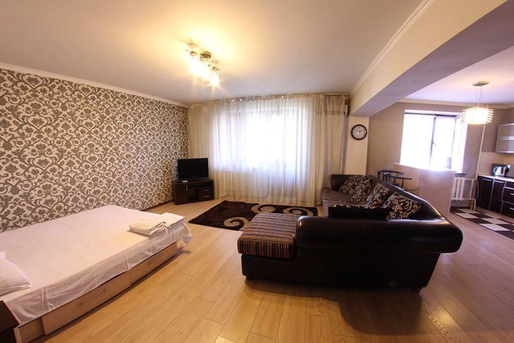 Apartments on Shevchenko 129 Almaty Exterior foto